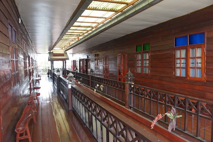 Ballroom/Hall 24 of 30