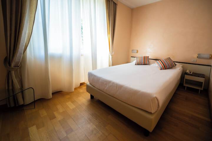 Room 34 of 93