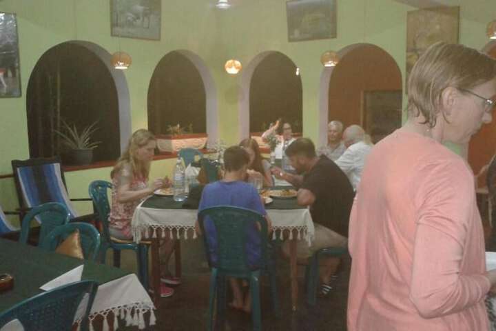 Dining 18 of 40