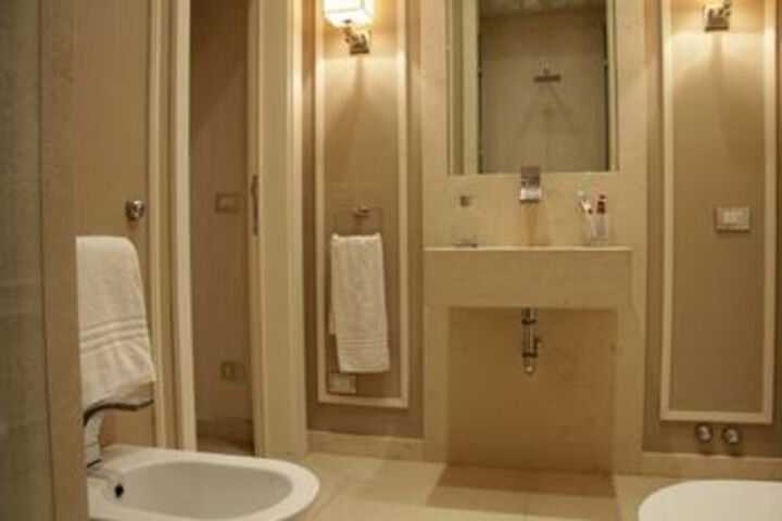 Room 4 of 101