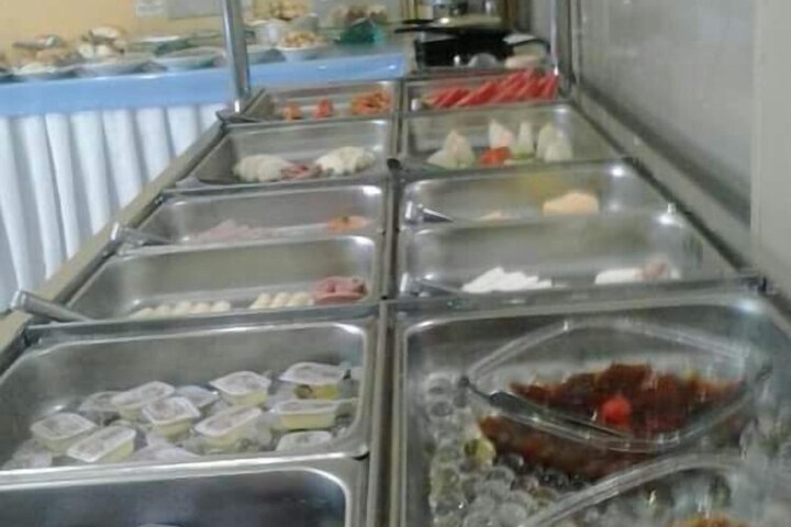 Dining 16 of 17