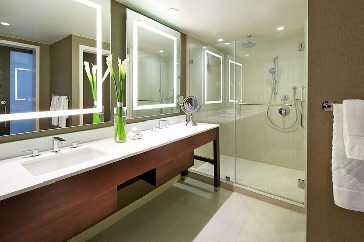 Bathroom shower