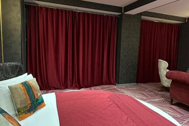 Room 15 of 30