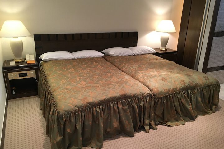 Room 13 of 69