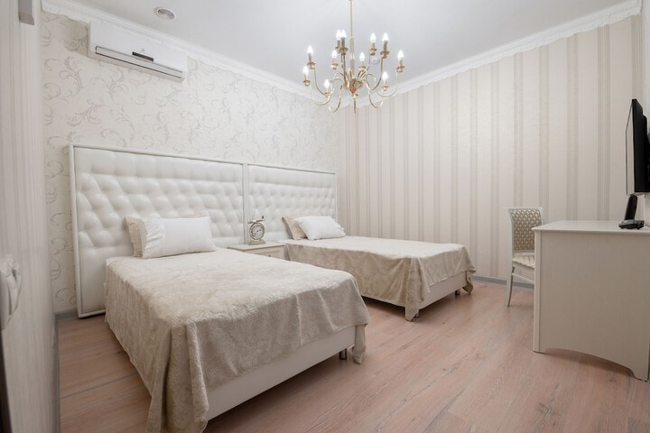 Room 4 of 64