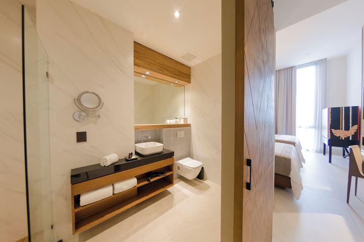 Room 54 of 84