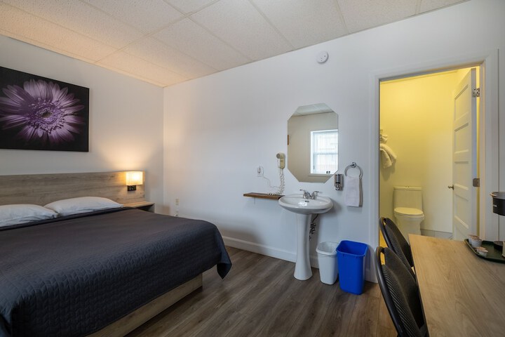 Room 21 of 80