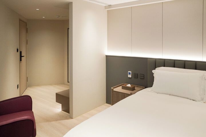 Room 60 of 83