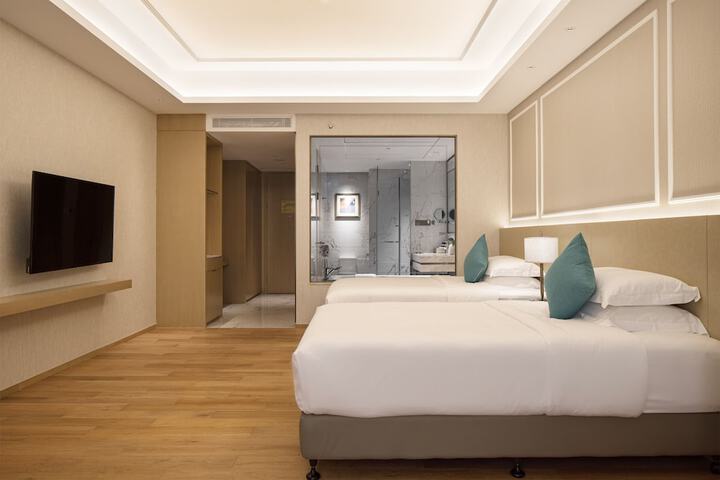 Room 2 of 28