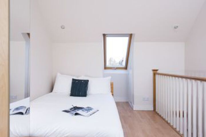 Room 9 of 23