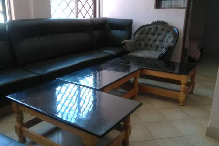 Lounge 19 of 21