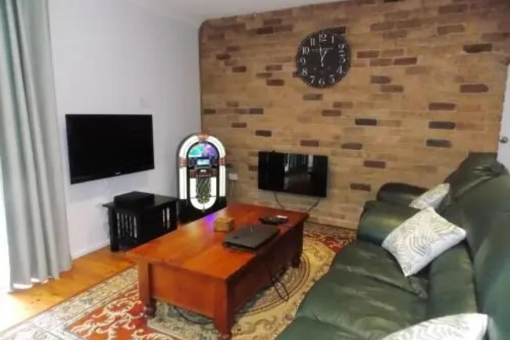 Room 2 of 16