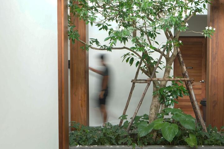 Hotel Exterior 118 of 126