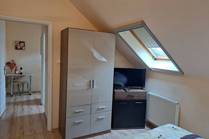 Room 5 of 71
