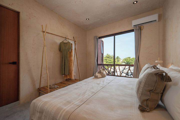 Room 14 of 78
