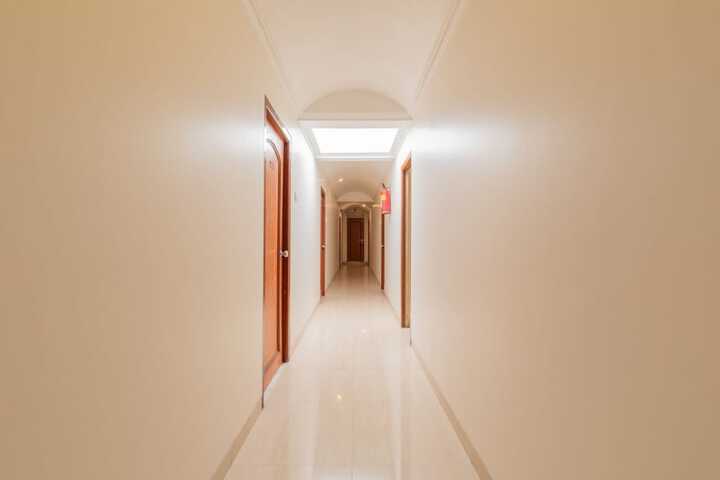 Room 27 of 34