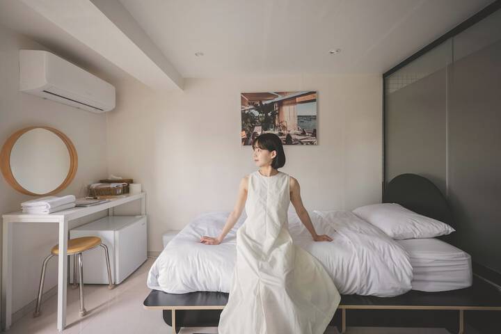 Room 15 of 117
