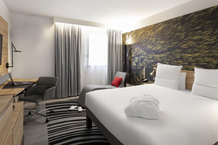 Room 4 of 31