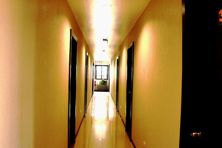 Ballroom/Hall 25 of 31