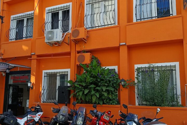 Hotel Entry