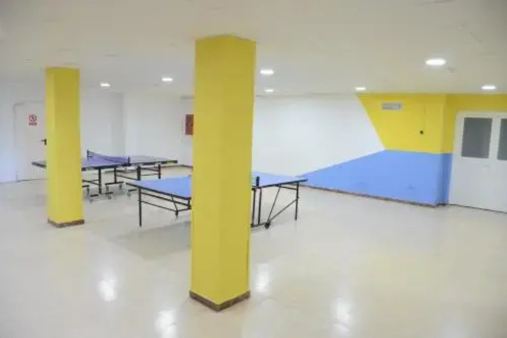 Room 4 of 12