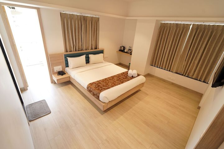 Room 7 of 16