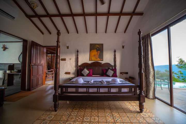 Room 26 of 34