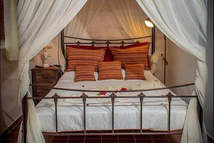 Room 25 of 63
