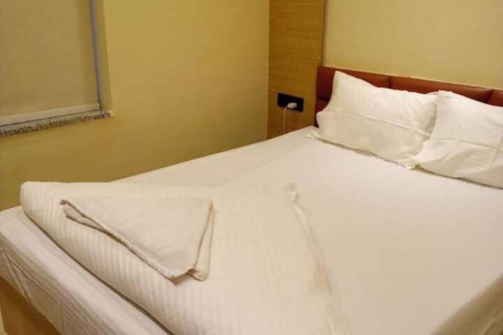 Room 3 of 17