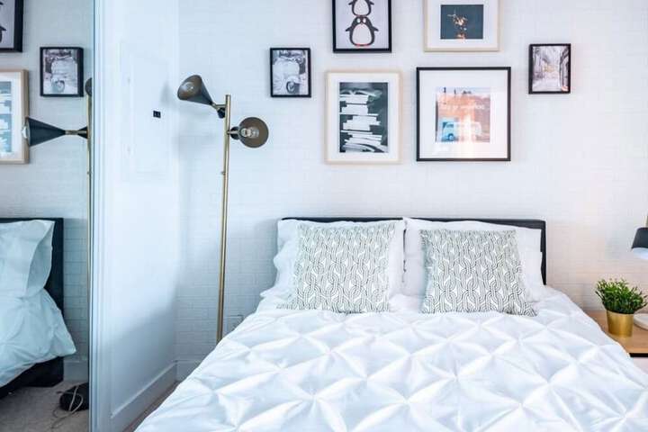 Room 9 of 22