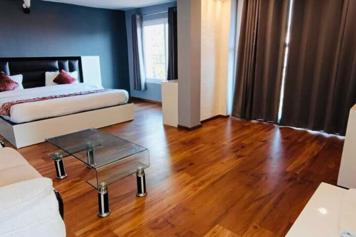 Room 36 of 64
