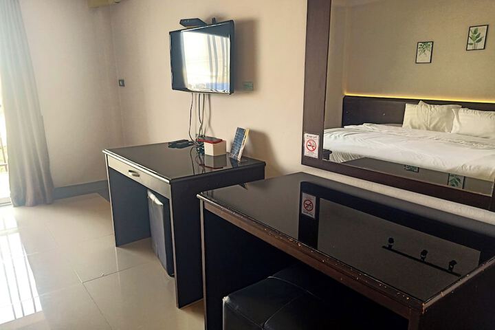 Room 14 of 39