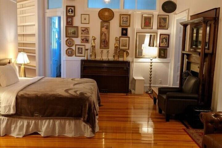 Deluxe King Bed (41 of 41)