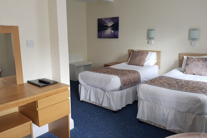 Room 8 of 40