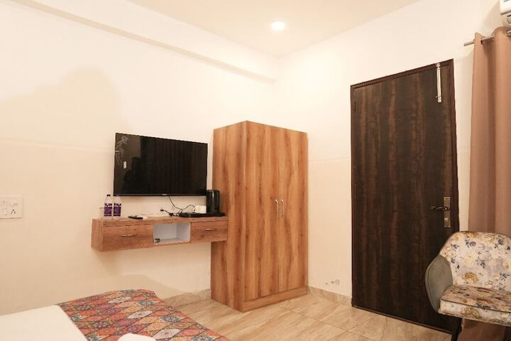 Room 19 of 48