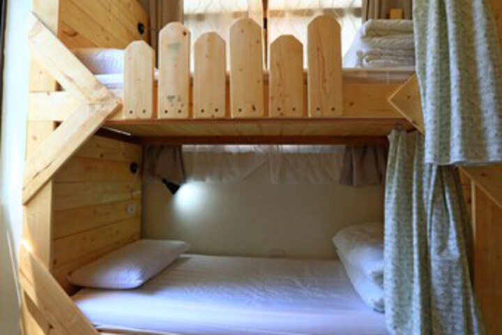 Room 10 of 11