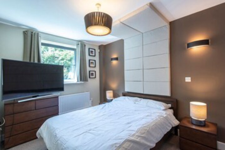 Lovely 2 Bed Flat Airport Piccadilly Friendly