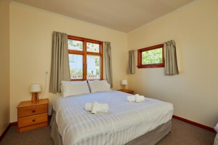 Room 32 of 46