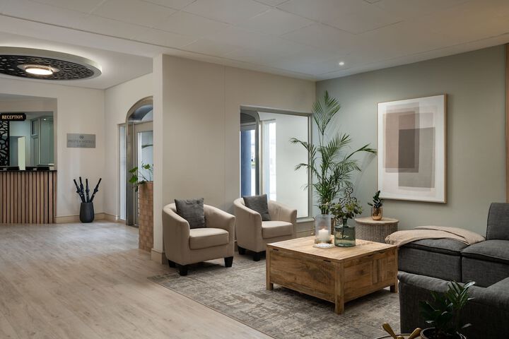 Entrance & Lobby