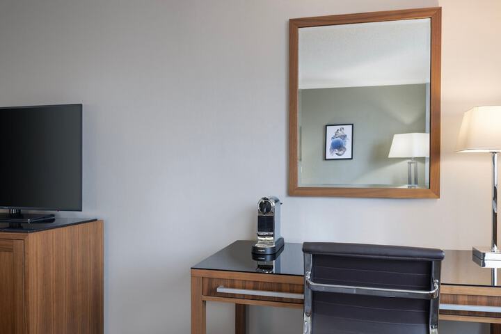 Room 9 of 35
