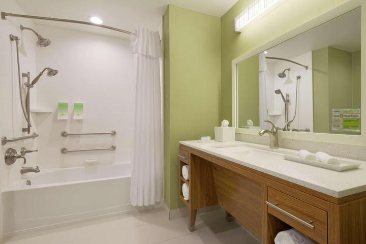 1 Queen Hearing Accessible Studio Suite (1 of 9)