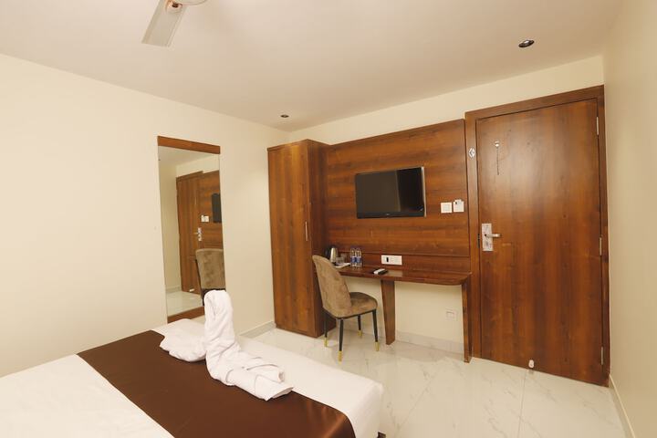 Room 12 of 27