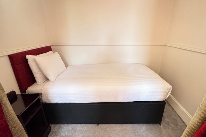 Room 26 of 132