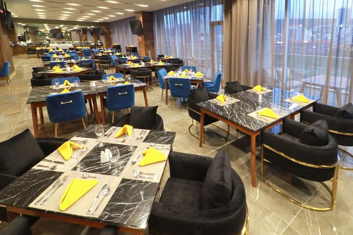 Dining 43 of 60