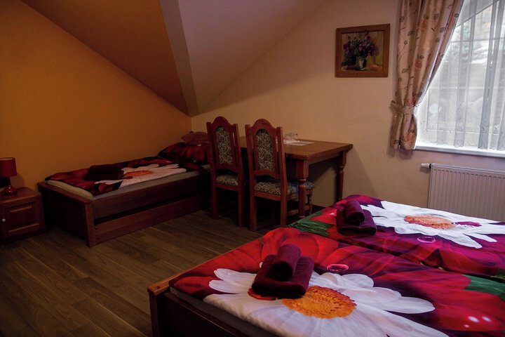 Room 27 of 66