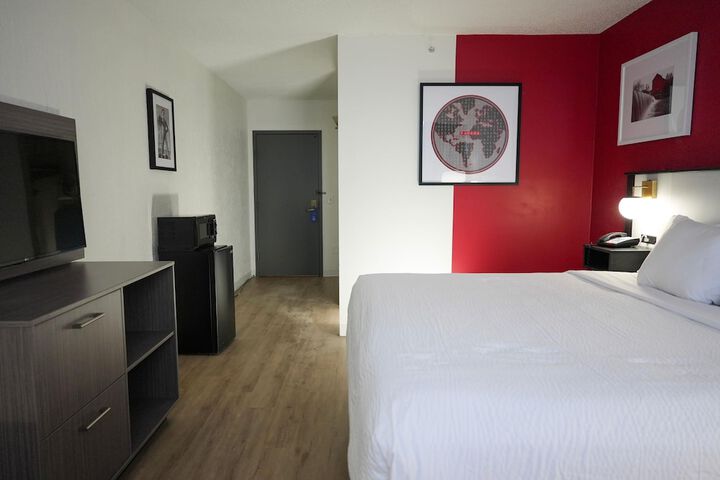 Room 17 of 43