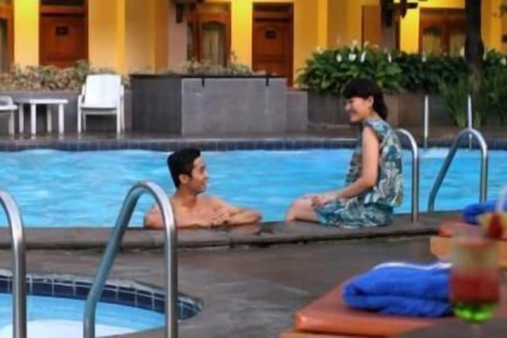 Pool Hotel