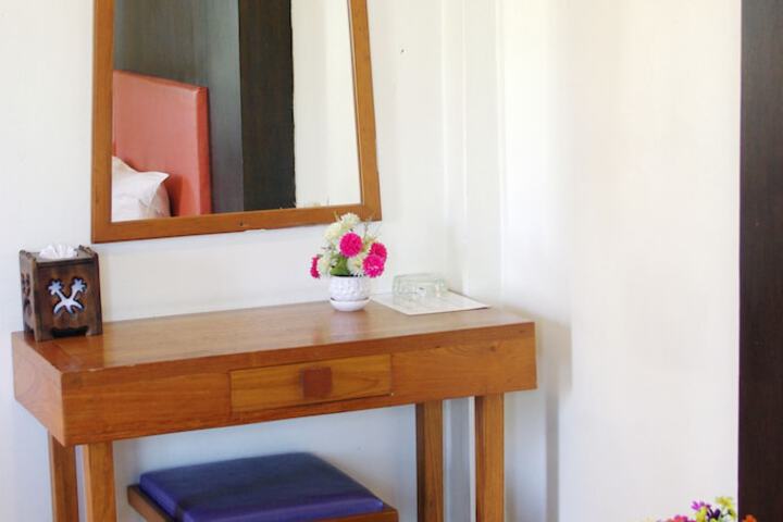 Room 16 of 32