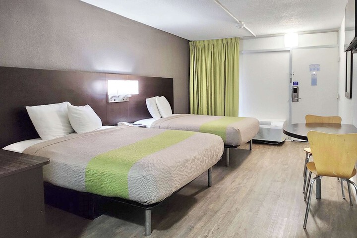Room 13 of 24