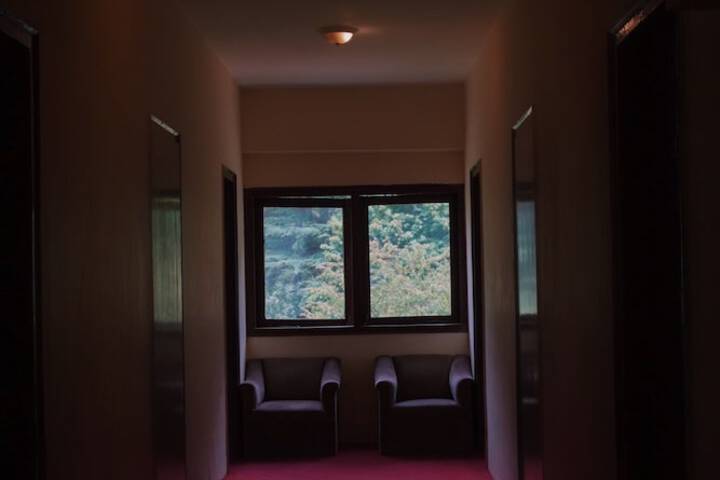 Room 17 of 36